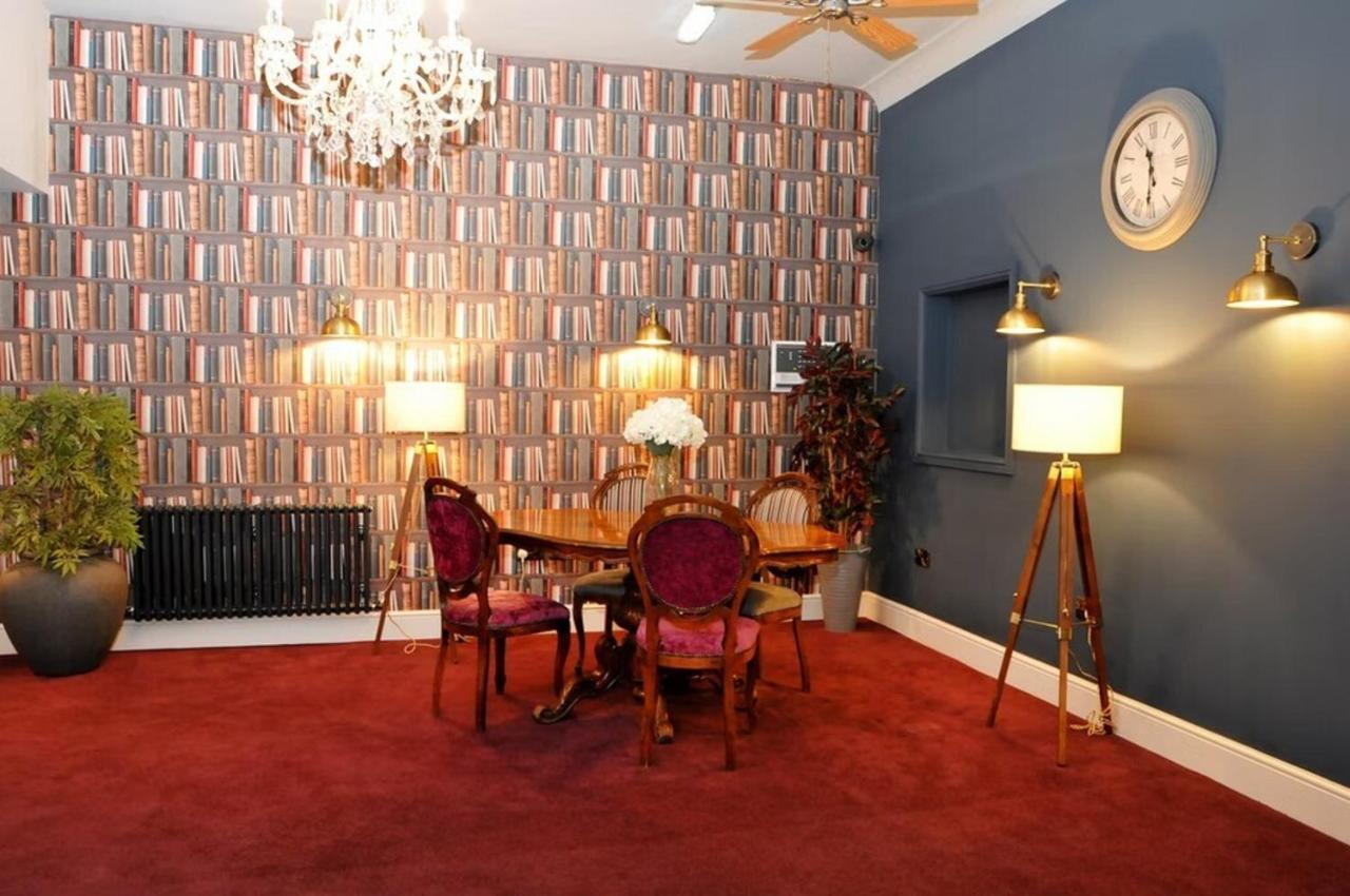 The Royal Hotel Crewe, A Brilliant Collection, Powered By Oyo ภายนอก รูปภาพ
