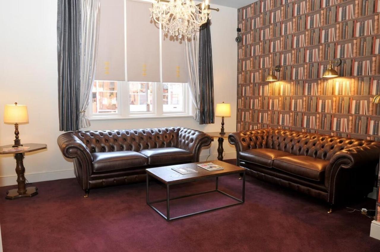 The Royal Hotel Crewe, A Brilliant Collection, Powered By Oyo ภายนอก รูปภาพ