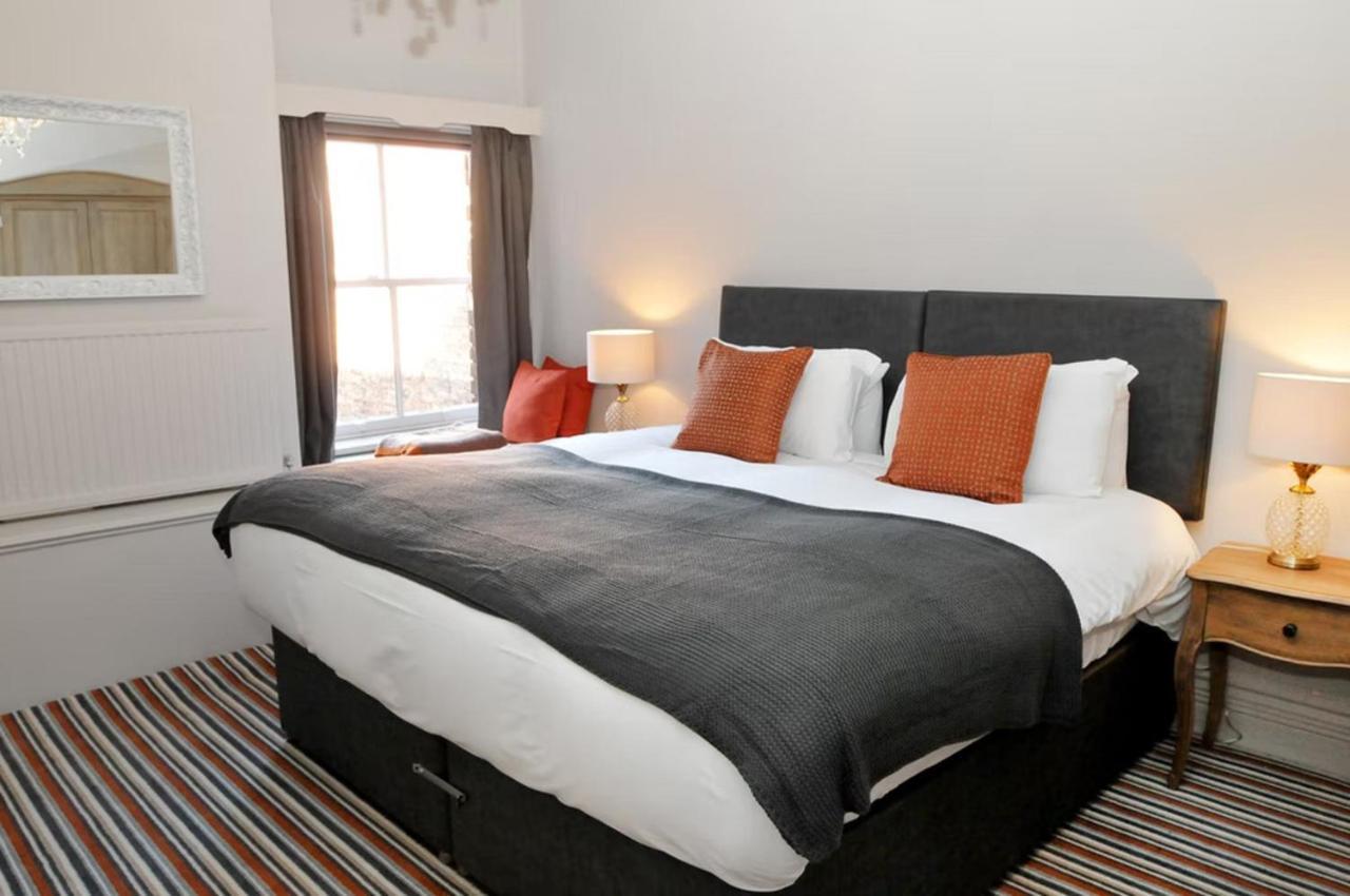 The Royal Hotel Crewe, A Brilliant Collection, Powered By Oyo ภายนอก รูปภาพ