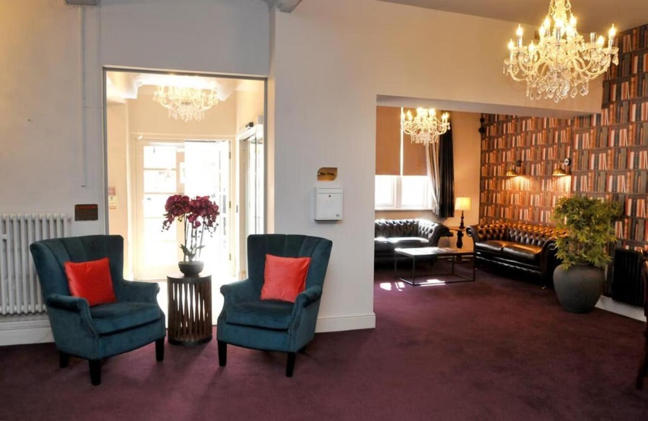 The Royal Hotel Crewe, A Brilliant Collection, Powered By Oyo ภายนอก รูปภาพ