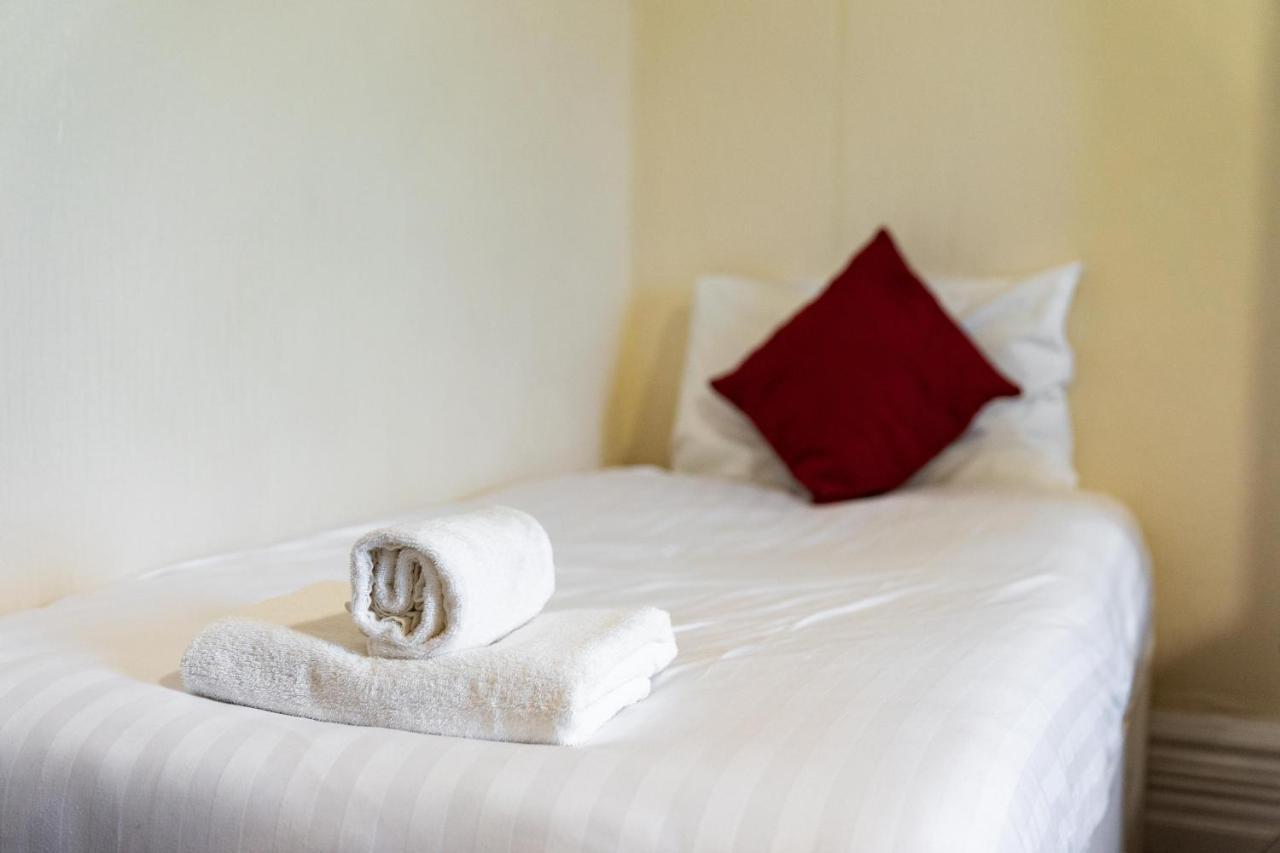 The Royal Hotel Crewe, A Brilliant Collection, Powered By Oyo ภายนอก รูปภาพ