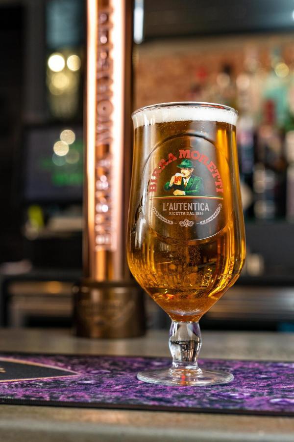 The Royal Hotel Crewe, A Brilliant Collection, Powered By Oyo ภายนอก รูปภาพ
