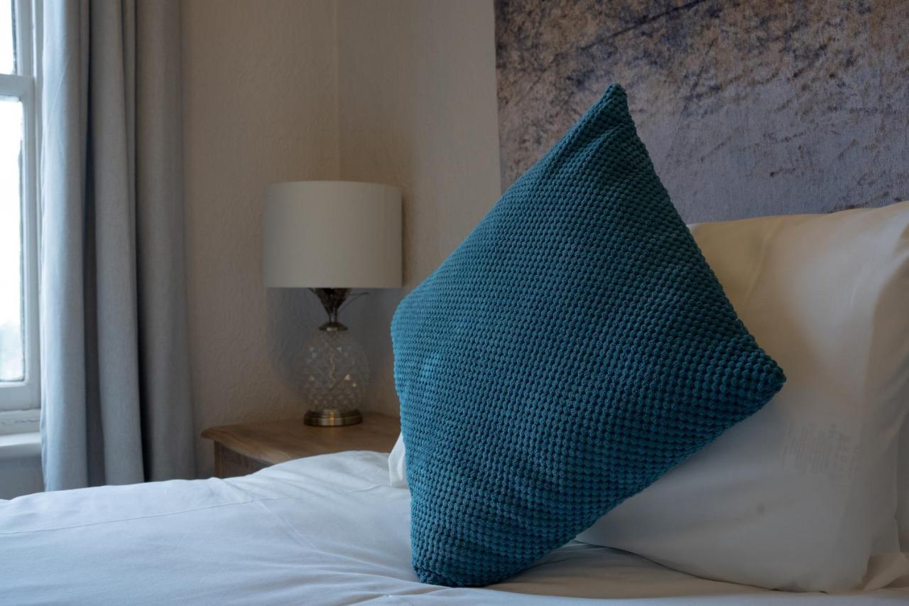 The Royal Hotel Crewe, A Brilliant Collection, Powered By Oyo ภายนอก รูปภาพ
