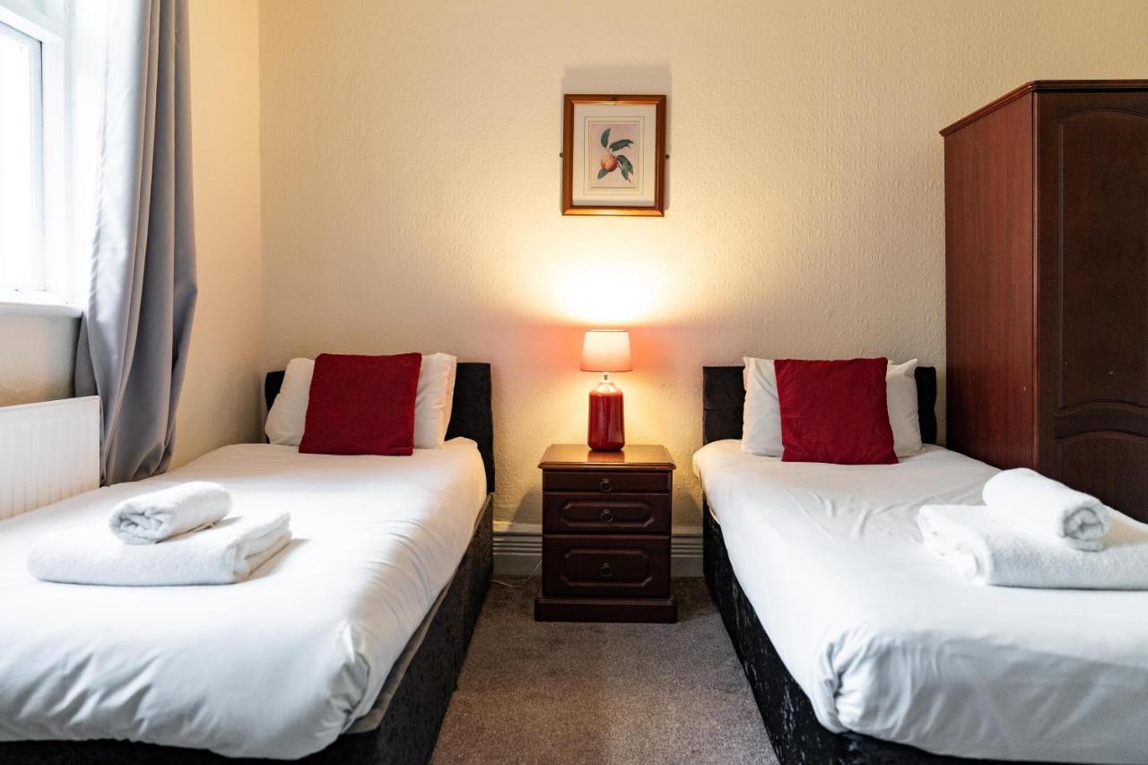 The Royal Hotel Crewe, A Brilliant Collection, Powered By Oyo ภายนอก รูปภาพ
