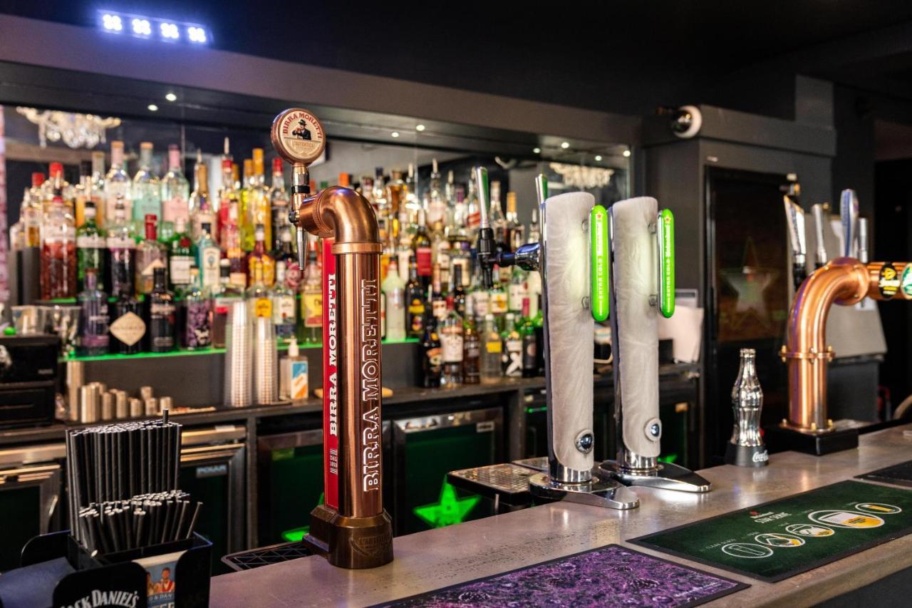 The Royal Hotel Crewe, A Brilliant Collection, Powered By Oyo ภายนอก รูปภาพ