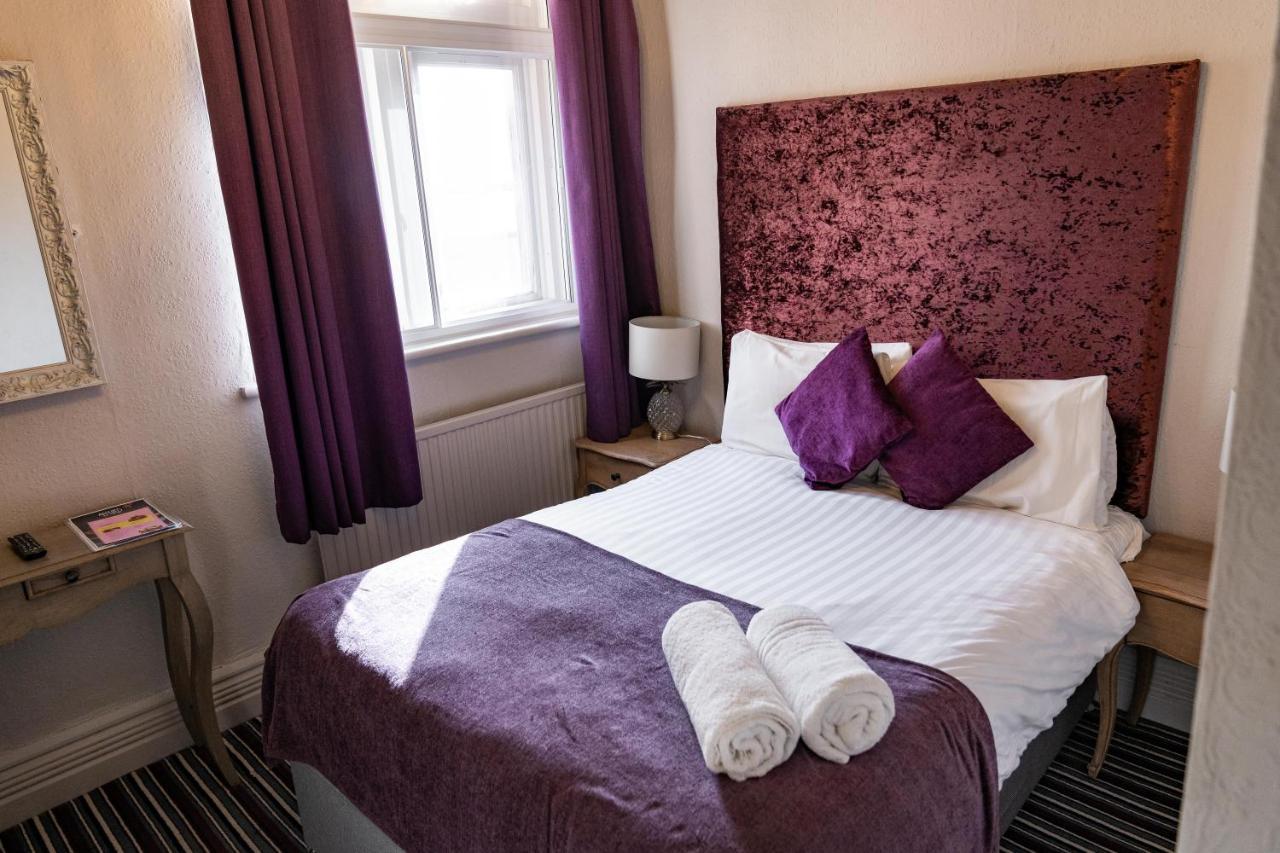 The Royal Hotel Crewe, A Brilliant Collection, Powered By Oyo ภายนอก รูปภาพ